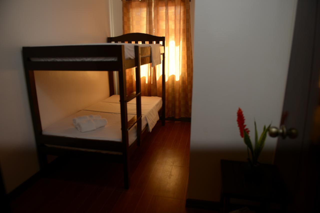 Globetrotter Inn - Palawan Inc. Puerto Princesa Екстер'єр фото